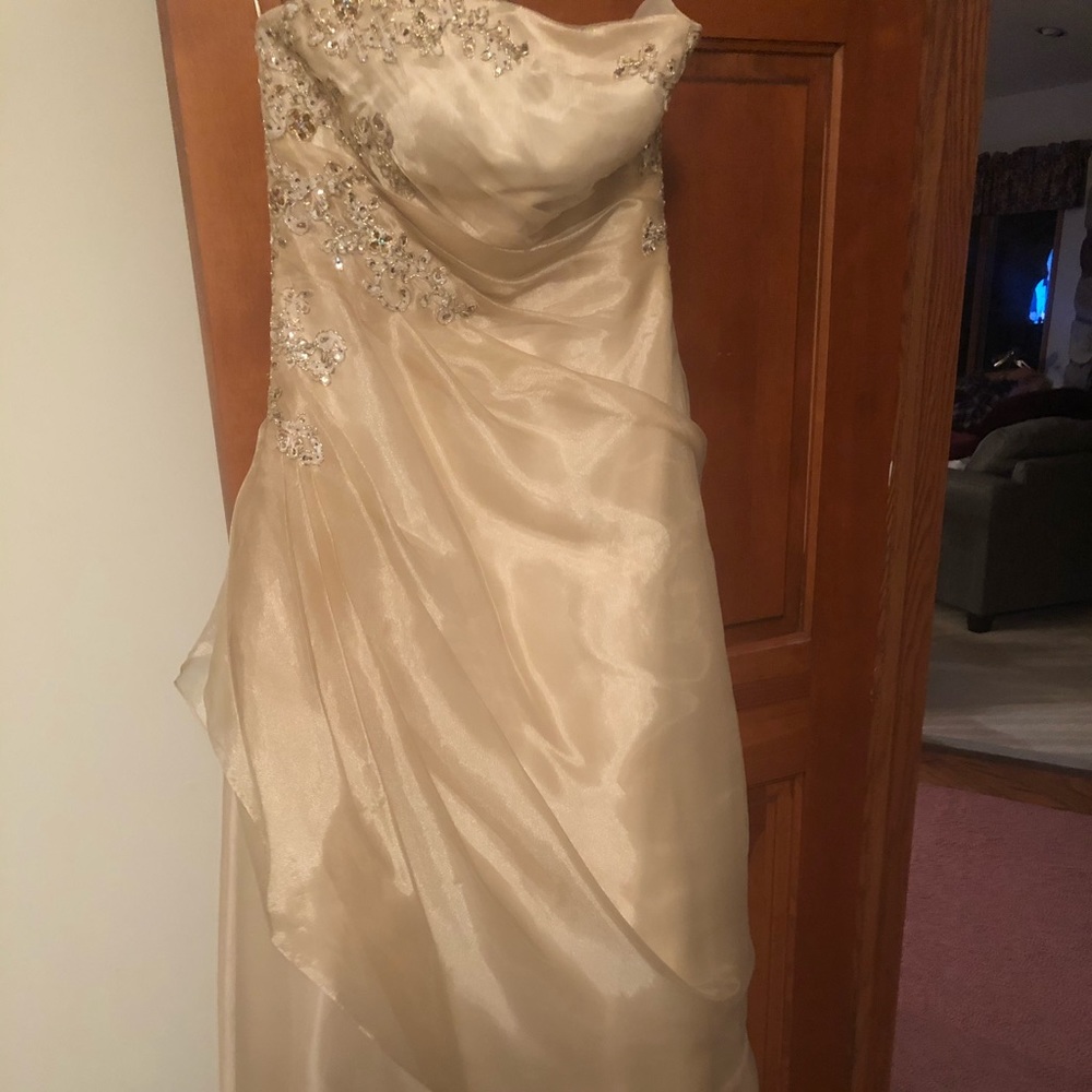 Gold floor length ball gown prom dress - size 12
